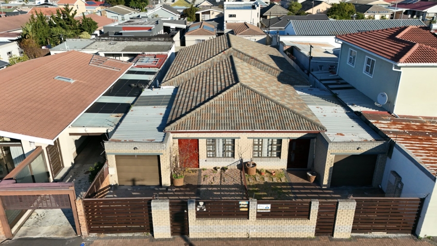 8 Bedroom Property for Sale in Belgravia Western Cape